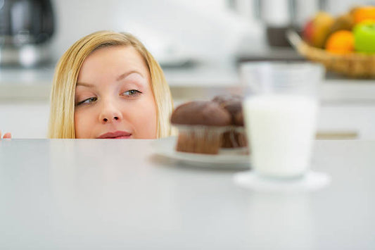 The Smart Snacker's Guide: How to Curb Cravings Without Killing Your Vibe