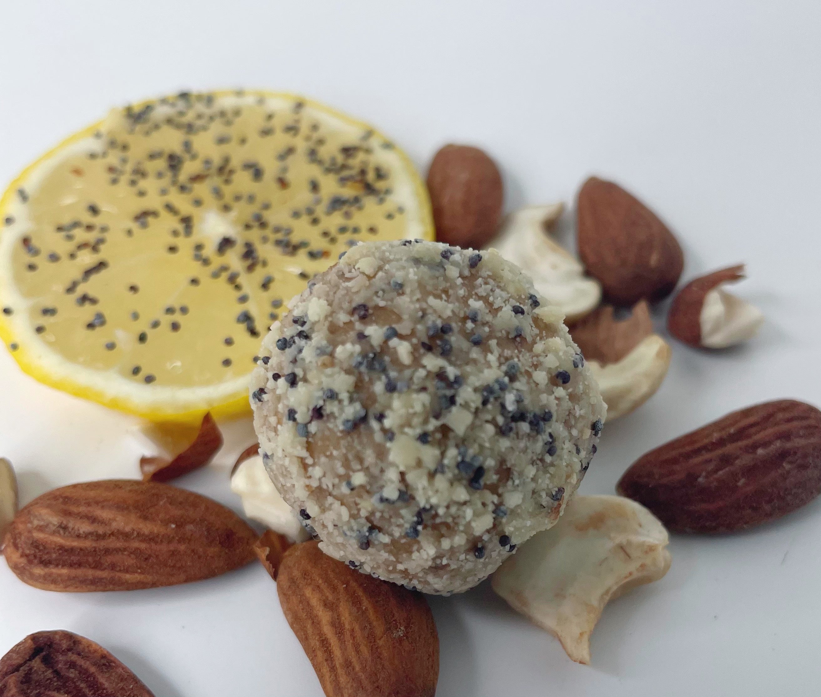 Lemon Poppyseed Prebiotic Protein Bites